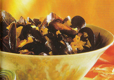 Moules en sauce à l'ail et à l'orange